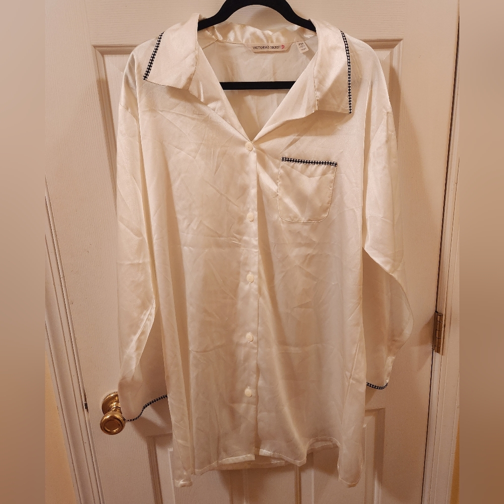 Victoria's Secret White Silky night gown